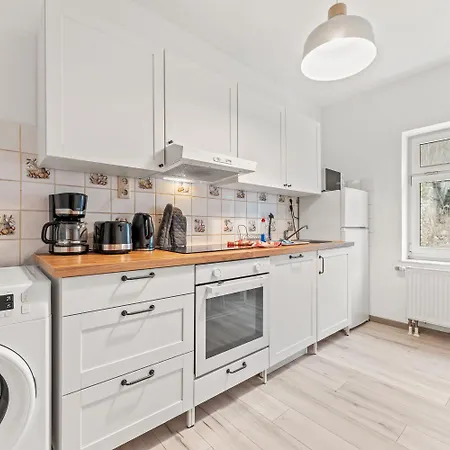 Chic With Parking Place Lejlighed Apolda