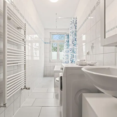 Chic With Parking Place